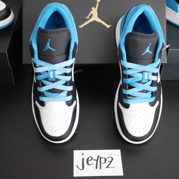 Air Jordan 1 Low Laser Blue CT1564004 Youth Size 6 - Picture 3 of 6